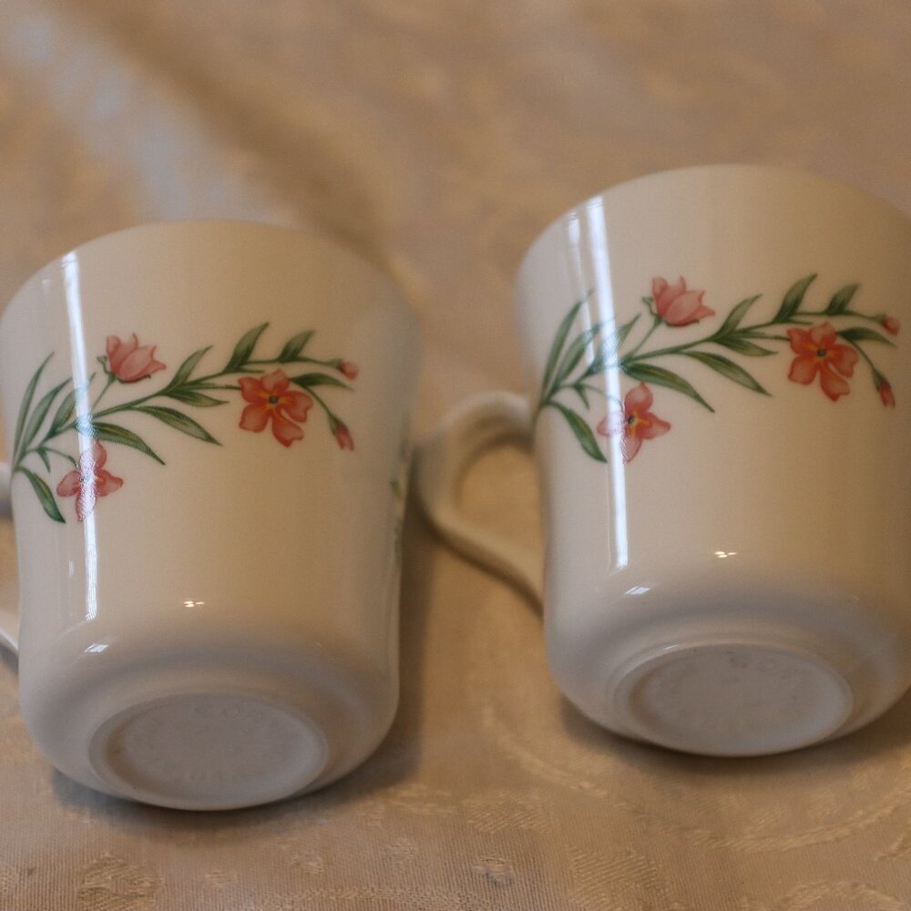 Vintage Corning "My Garden" Coffee Mug Set of 2  Made in USA Floral